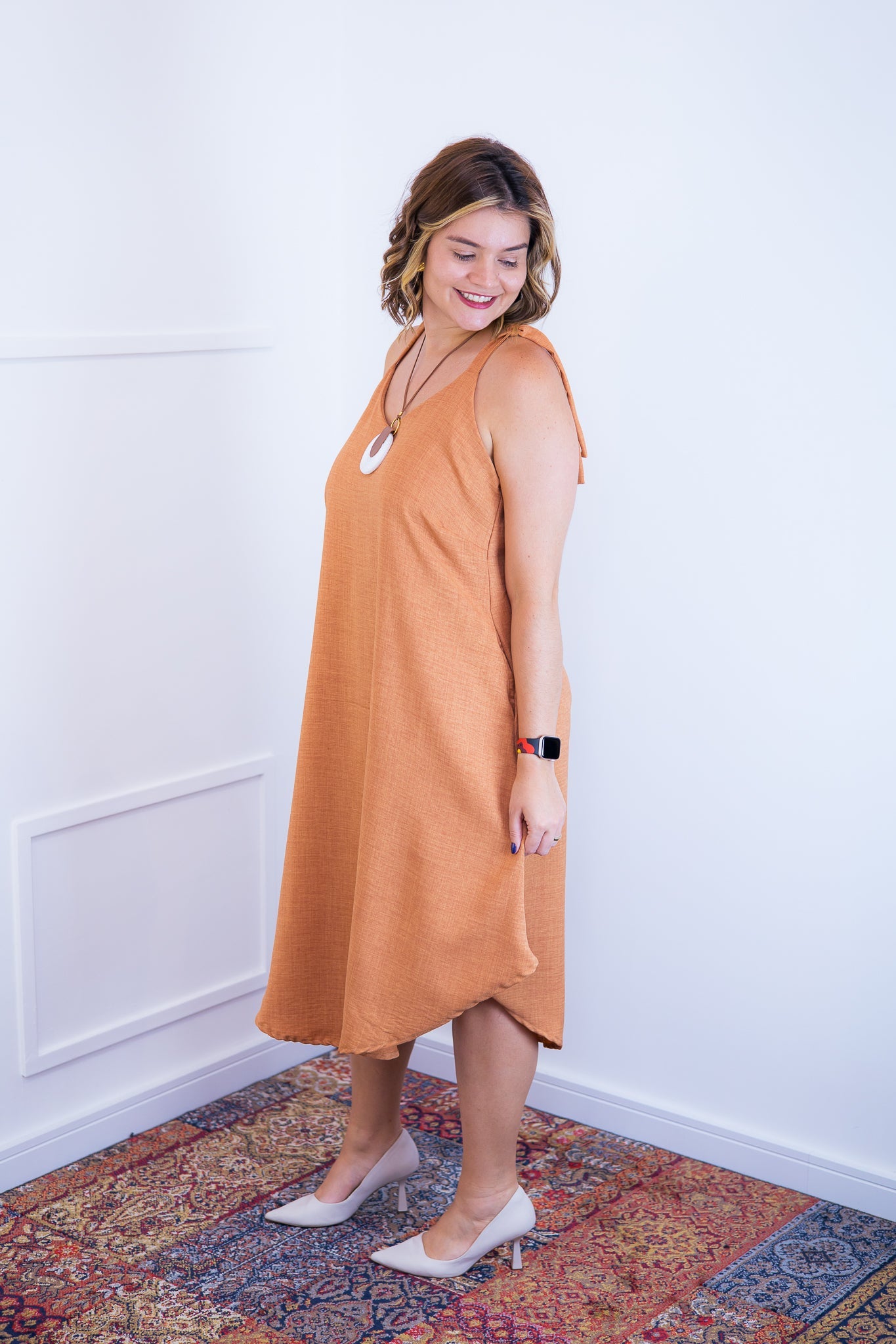 Vestido Dandara - Midi de Alça Decote V em Linho Light