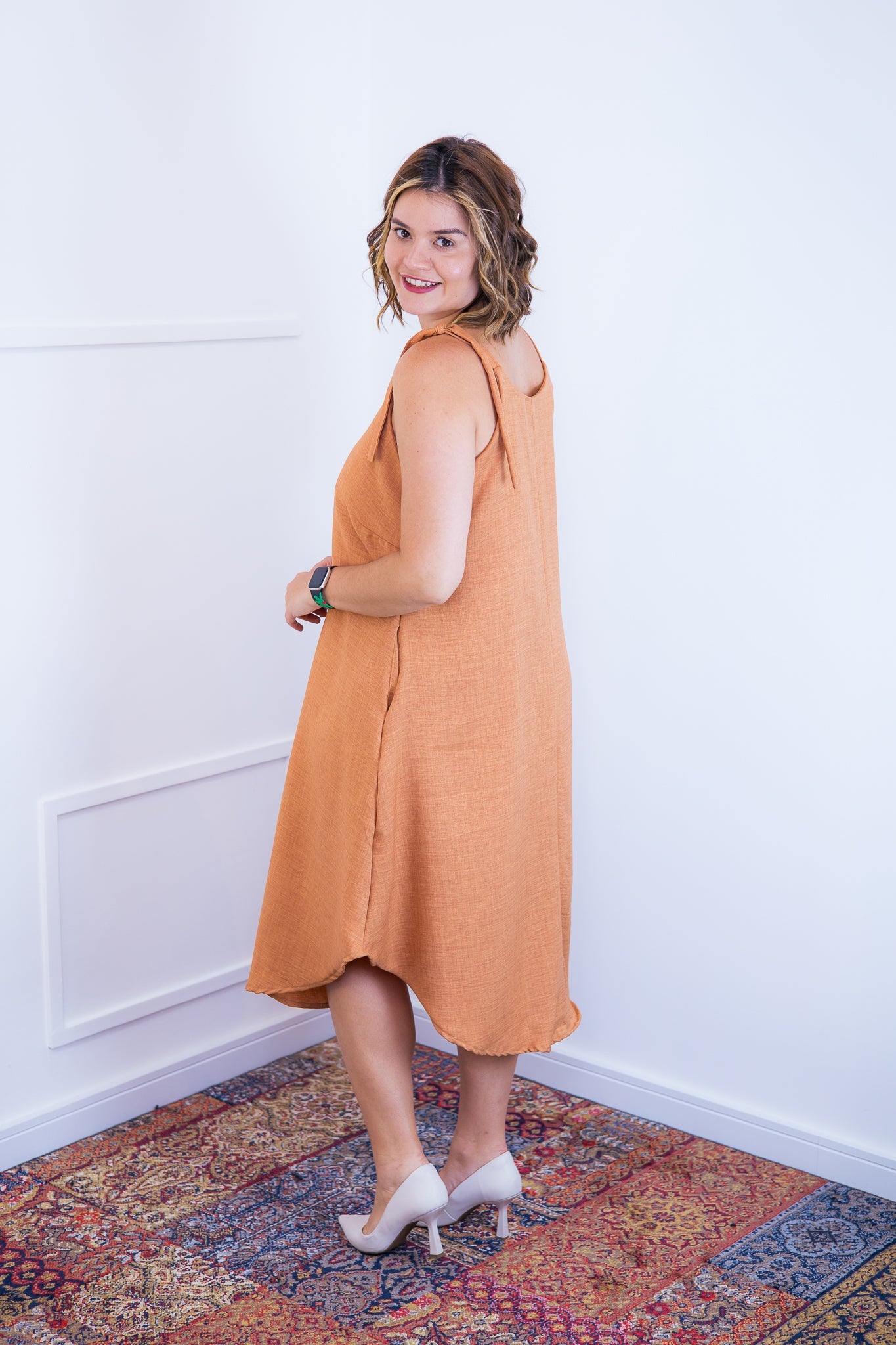 Vestido Dandara - Midi de Alça Decote V em Linho Light